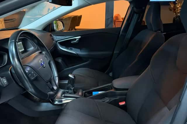 Volvo V40 (2014) thumbnail 6