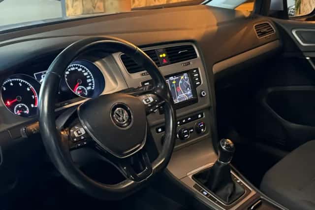 Volkswagen Golf (2017) thumbnail 5