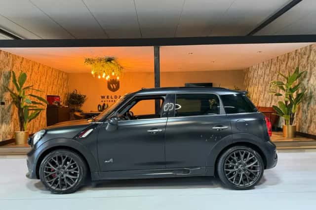 MINI Countryman (2015) thumbnail 6
