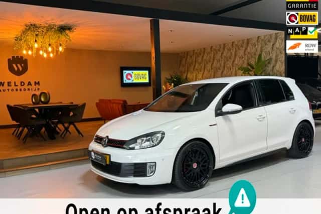 Volkswagen Golf (2012) thumbnail 1