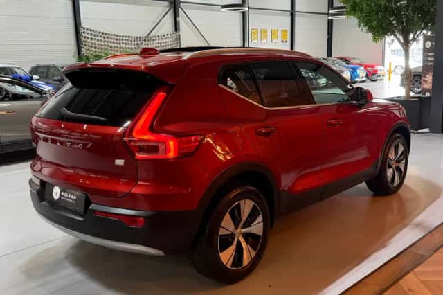 Volvo XC40 (2022) thumbnail 3