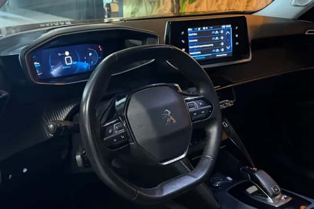 Peugeot 2008 (2020) thumbnail 4
