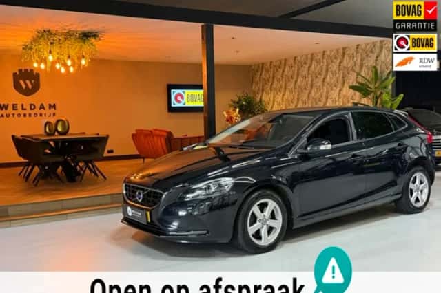 Volvo V40 (2014) thumbnail 1
