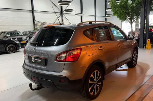 Nissan Qashqai (2011) thumbnail 4