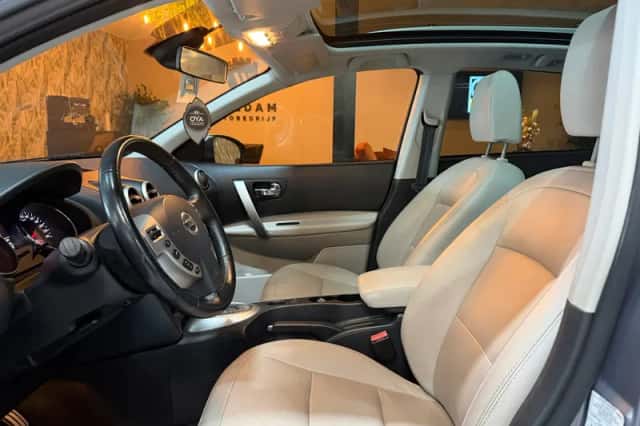 Nissan Qashqai (2011) thumbnail 5