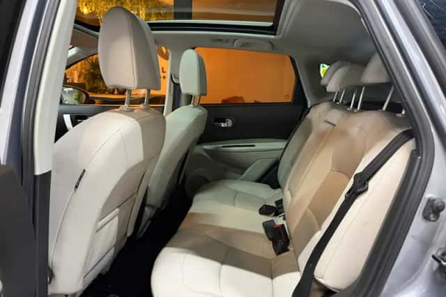 Nissan Qashqai (2011) thumbnail 6