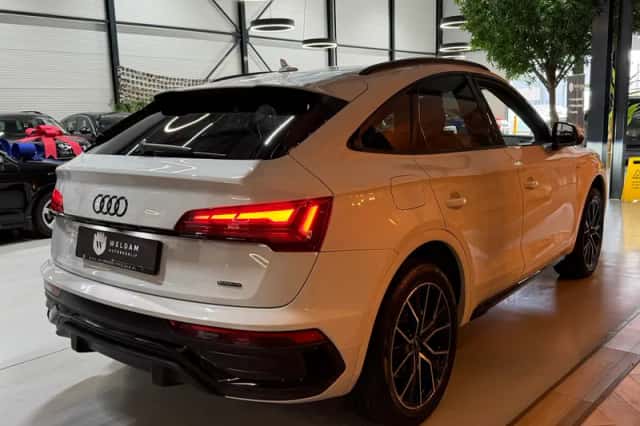 Audi Q5 (2022) thumbnail 3