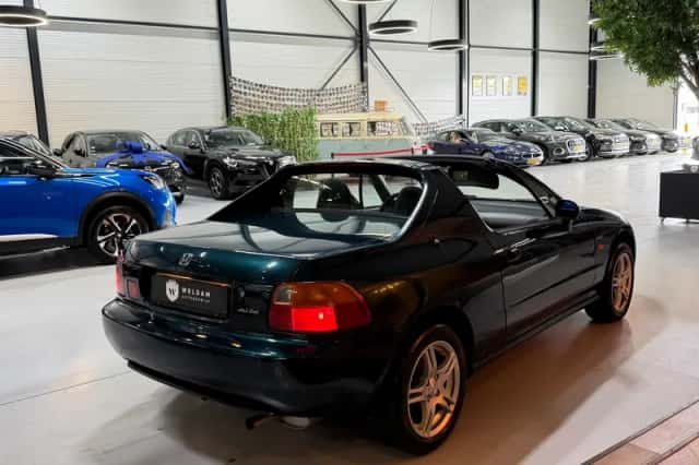 Honda CRX (1996) thumbnail 4