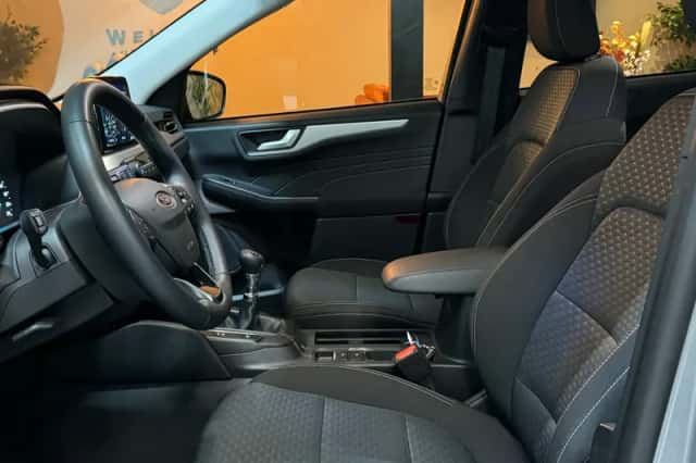 Ford Kuga (2024) thumbnail 6
