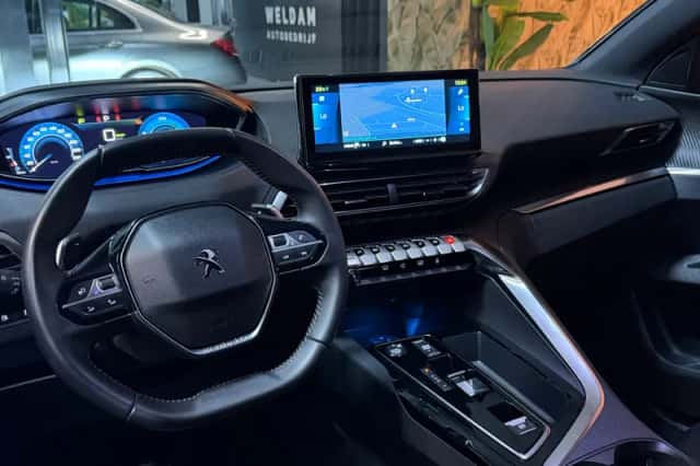 Peugeot 3008 (2023) thumbnail 5