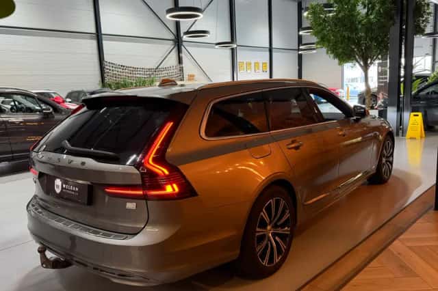 Volvo V90 (2021) thumbnail 3