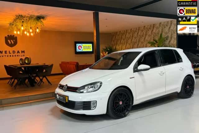 Volkswagen Golf (2012) thumbnail 1