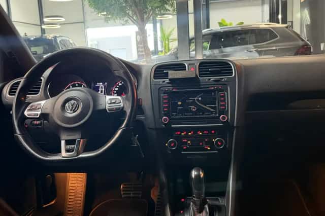 Volkswagen Golf (2012) thumbnail 3