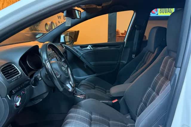 Volkswagen Golf (2012) thumbnail 6