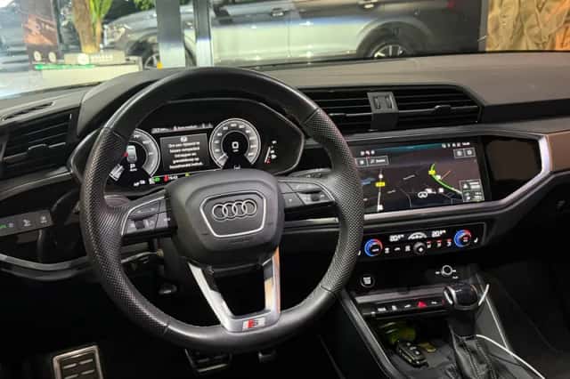 Audi Q3 (2024) thumbnail 3
