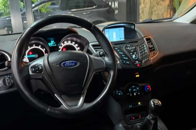 Ford Fiesta (2017) thumbnail 4