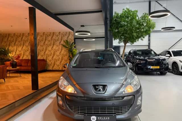 Peugeot 308 (2009) thumbnail 6