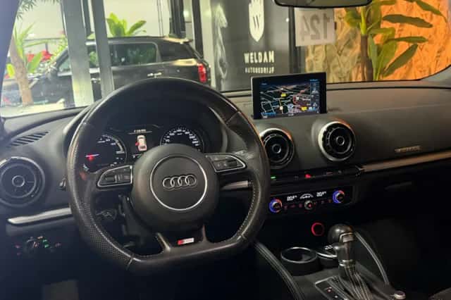 Audi A3 (2015) thumbnail 3