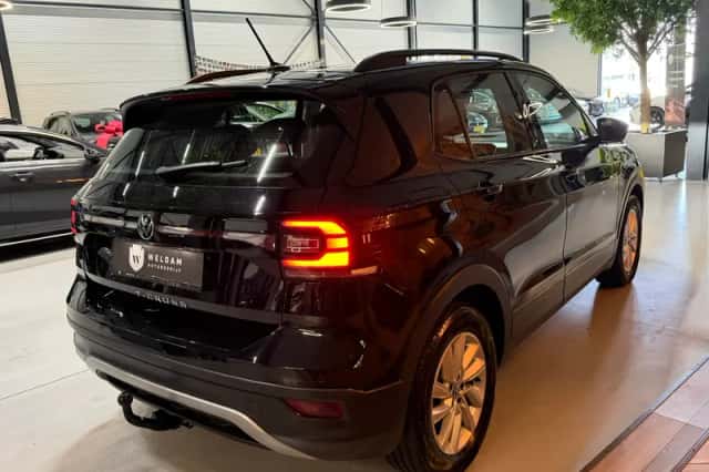 Volkswagen T-Cross (2021) thumbnail 3