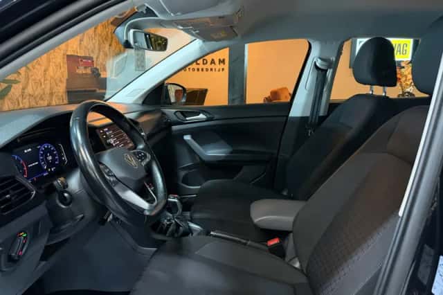 Volkswagen T-Cross (2021) thumbnail 5