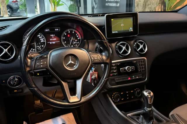 Mercedes-Benz A-Klasse (2013) thumbnail 3