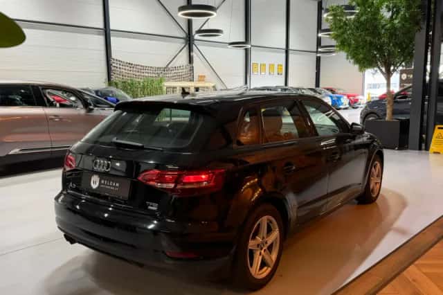 Audi A3 (2017) thumbnail 2