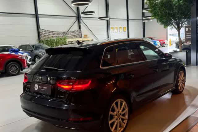 Audi A3 (2015) thumbnail 2