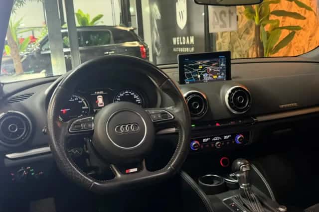 Audi A3 (2015) thumbnail 3