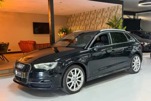 Audi A3 (2015) thumbnail 5