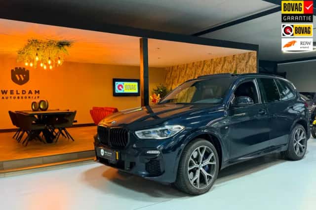 BMW X5 (2021) thumbnail 1