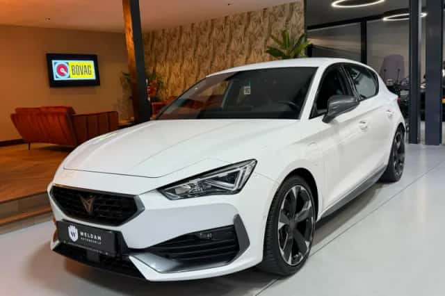 CUPRA Leon (2022) thumbnail 6