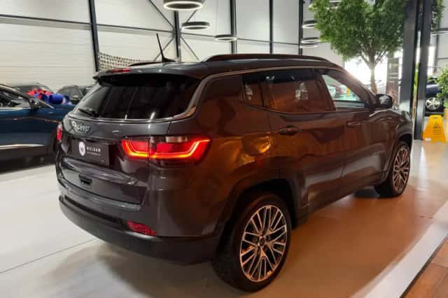Jeep Compass (2023) thumbnail 3