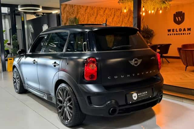 MINI Countryman (2015) thumbnail 6
