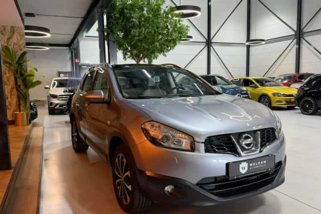 Nissan Qashqai (2011) thumbnail 6