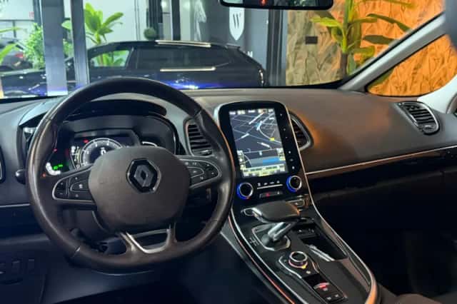 Renault Espace (2018) thumbnail 2