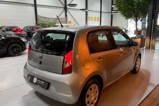 SEAT Mii (2016) thumbnail 3