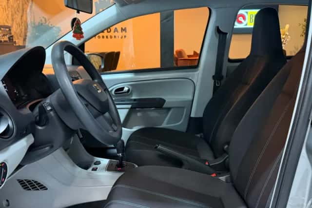 SEAT Mii (2016) thumbnail 5