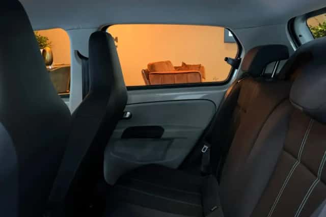 SEAT Mii (2016) thumbnail 6