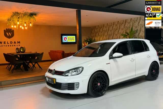 Volkswagen Golf (2012) thumbnail 1