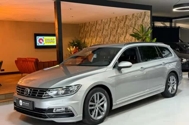 Volkswagen Passat (2017) thumbnail 3