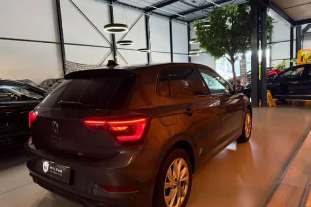 Volkswagen Polo (2023) thumbnail 3