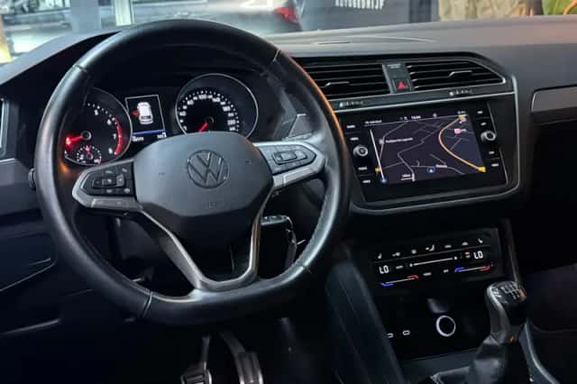 Volkswagen Tiguan (2021) thumbnail 3