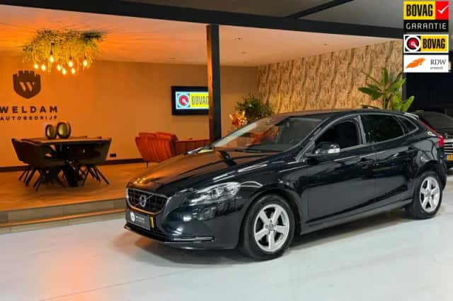 Volvo V40 (2014) thumbnail 1