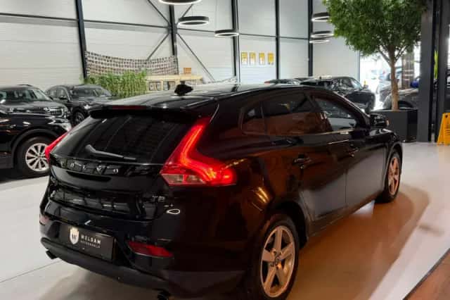 Volvo V40 (2014) thumbnail 3