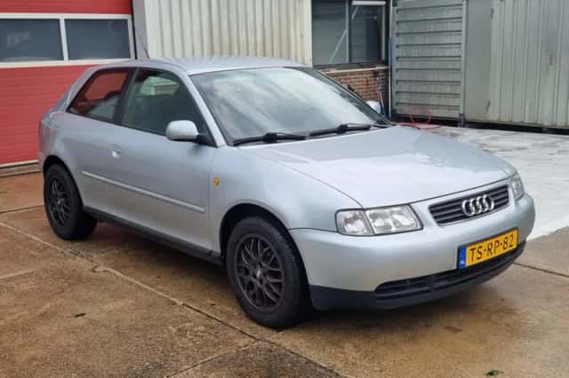 Audi A3 (1998) thumbnail 4