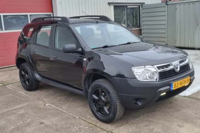 Dacia Duster (2010) thumbnail 4