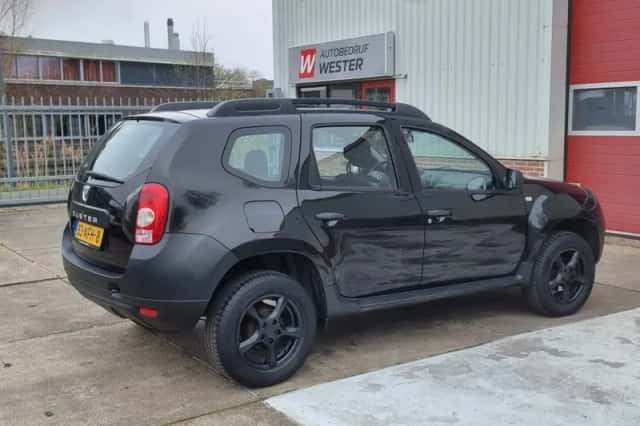 Dacia Duster (2010) thumbnail 5