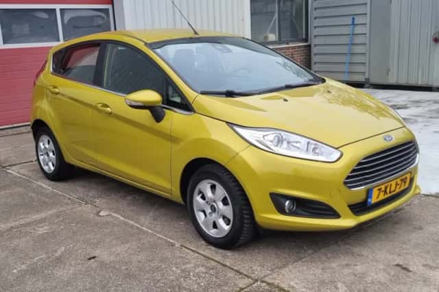 Ford Fiesta (2013) thumbnail 4