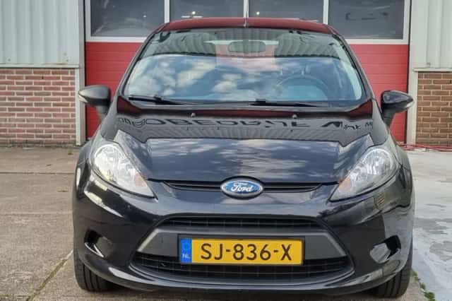 Ford Fiesta (2009) thumbnail 3