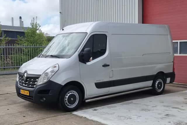 Renault Master (2017) thumbnail 2